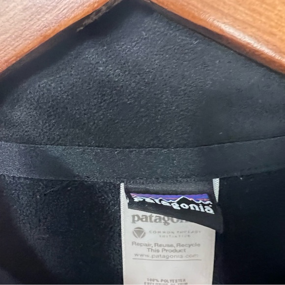 Patagonia Synchilla Black R4 1/2 Zip Sweater Size S - Picture 6 of 8